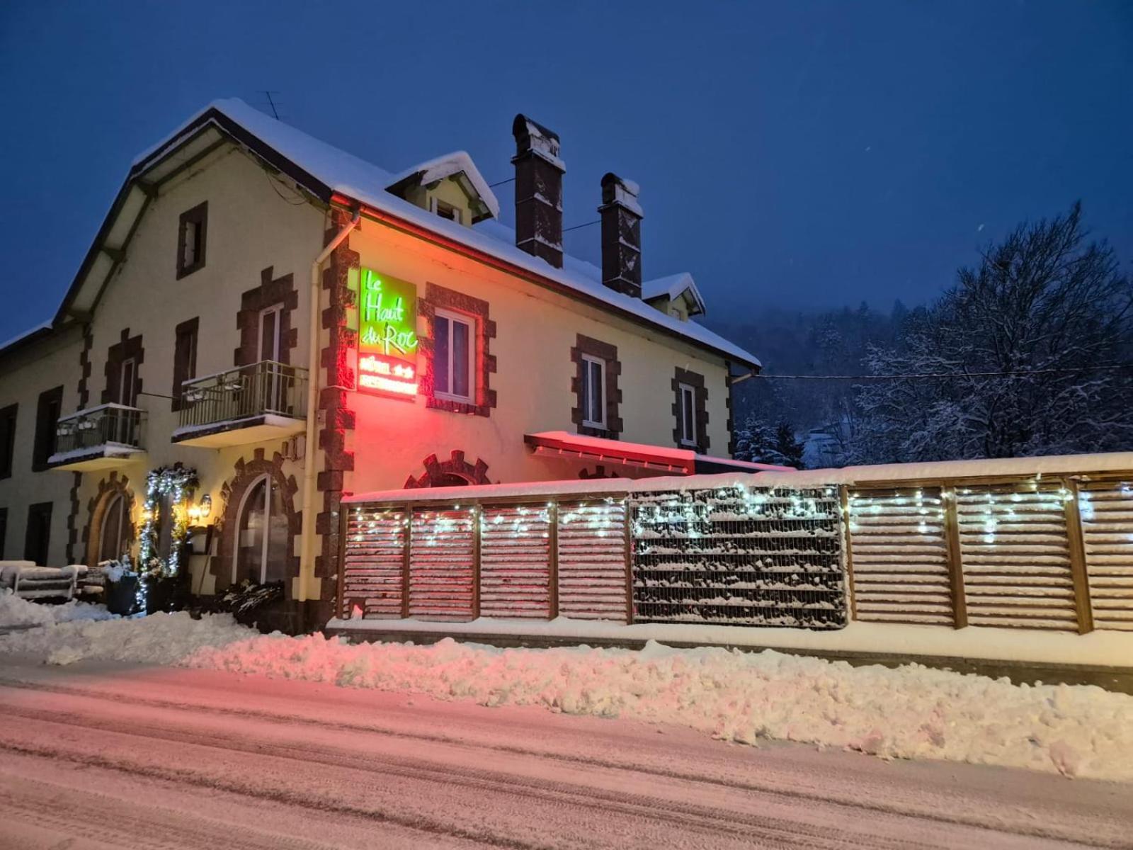 Hotel Restaurant Du Haut Du Roc Basse-sur-le-Rupt Exterior foto